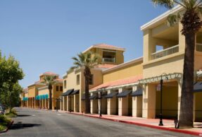 ¿Es rentable invertir en locales comerciales Ventajas y desventajas